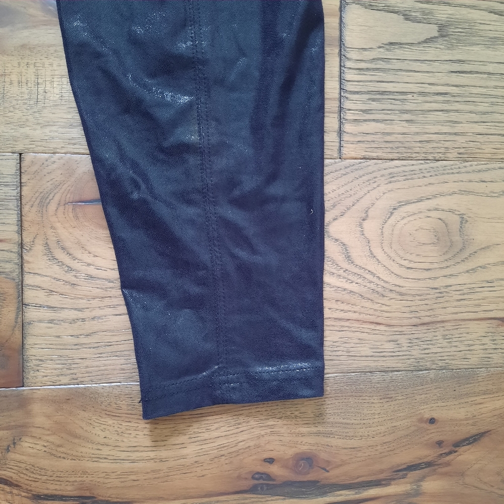 Hue Glossy Shiny Leggings - Picture 13 of 13